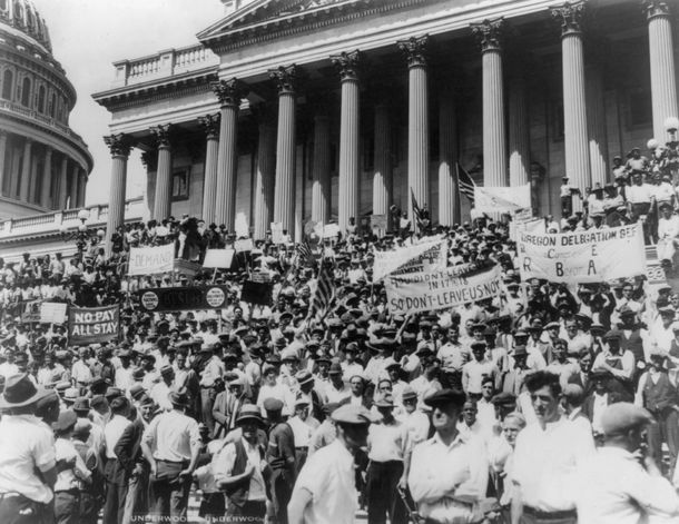 World War I veterans demonstrate at the U.S. Capitol, 1932