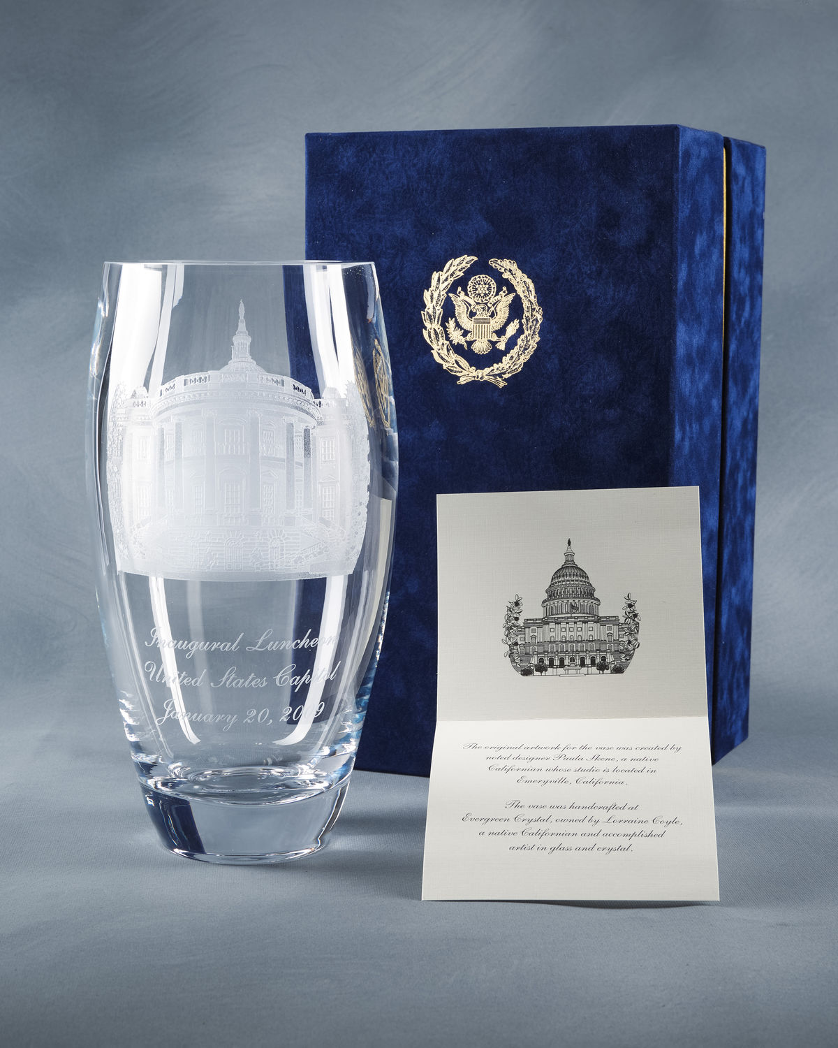 Vase, 2009 Inaugural Luncheon (Acc. No. 11.00102.043)