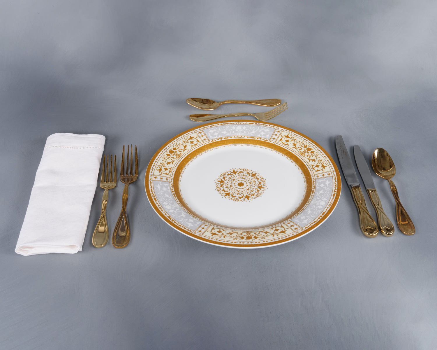 Charger Plate, Luncheon, 2017 Inaugural Ceremonies (Acc. No. 11.00128.062)