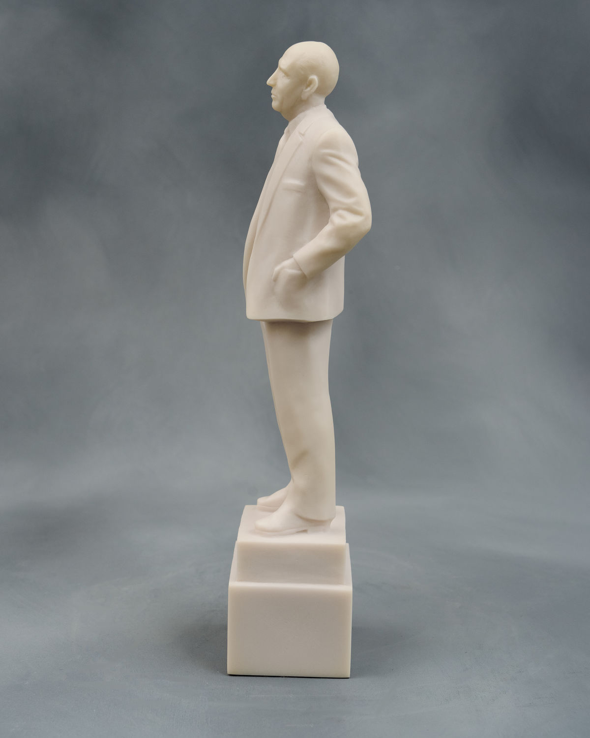 Richard B. Russell (miniature replica) (Acc. No. 25.00006.000)