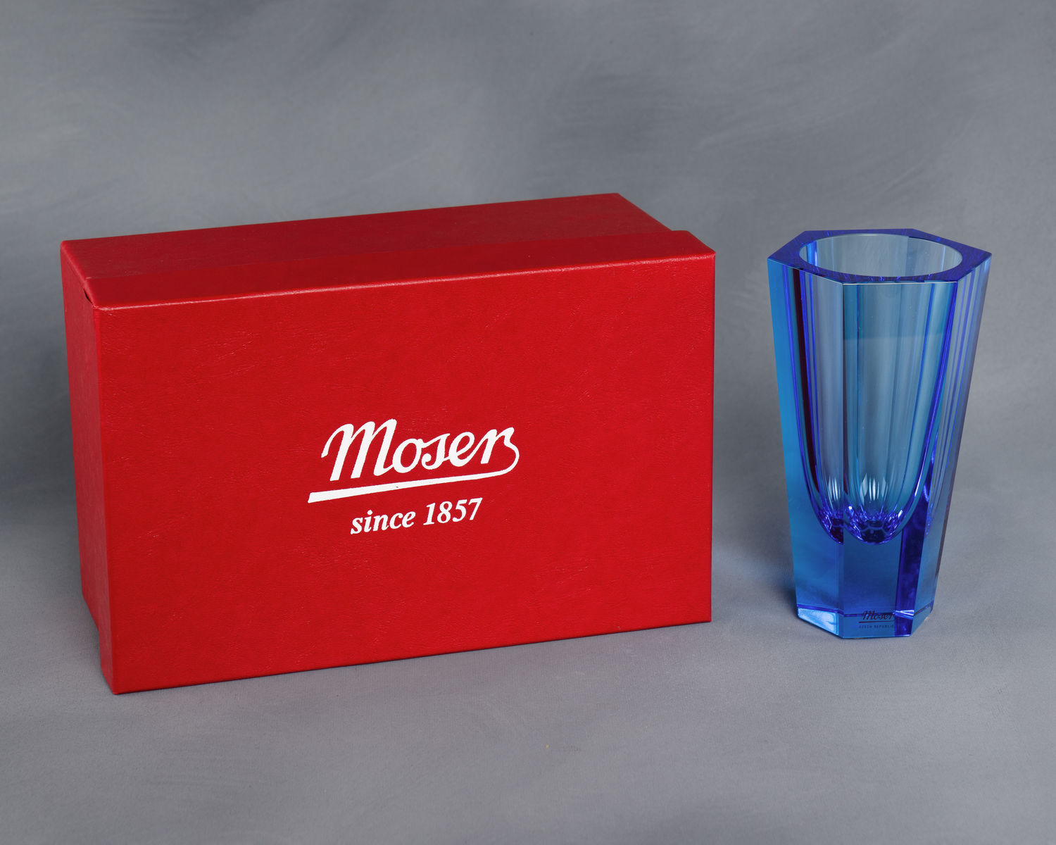 Vase (Acc. No. 43.00018.001)