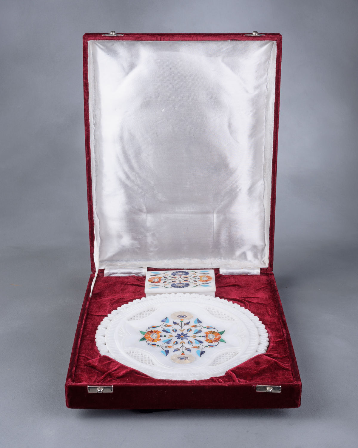 Pietra Dura Box and Plate (Acc. No. 45.00006.001-002)