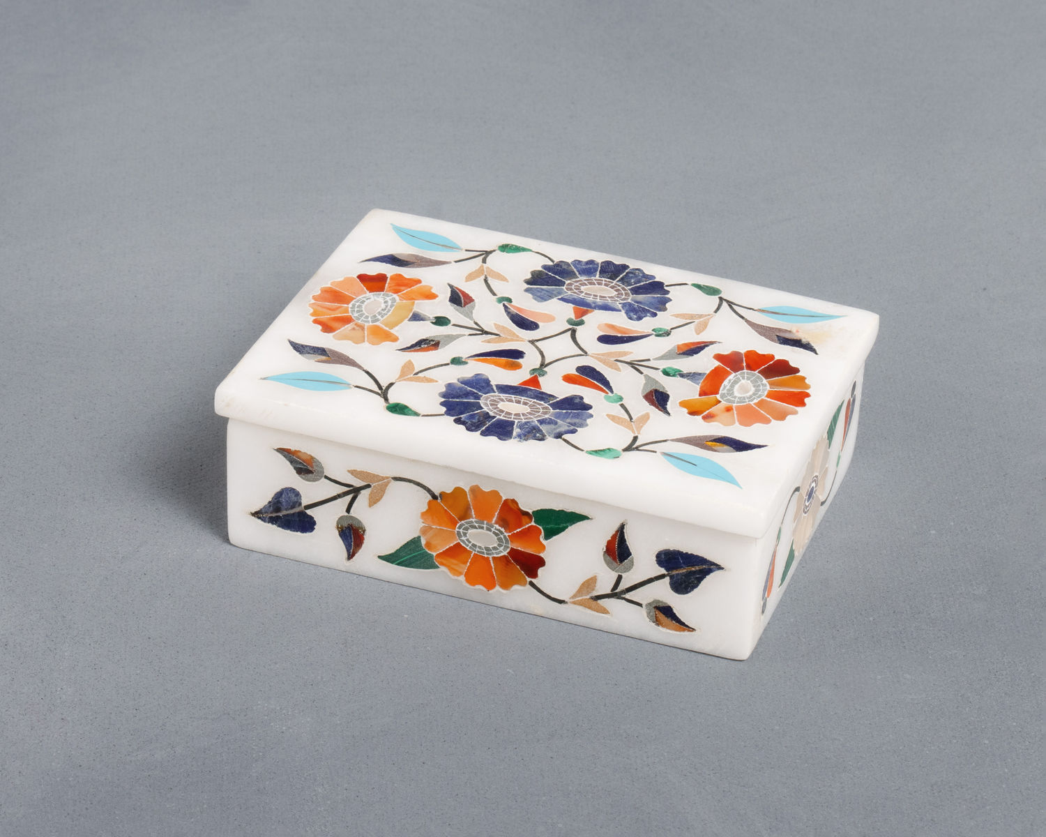 Pietra Dura Box and Plate (Acc. No. 45.00006.001-002)