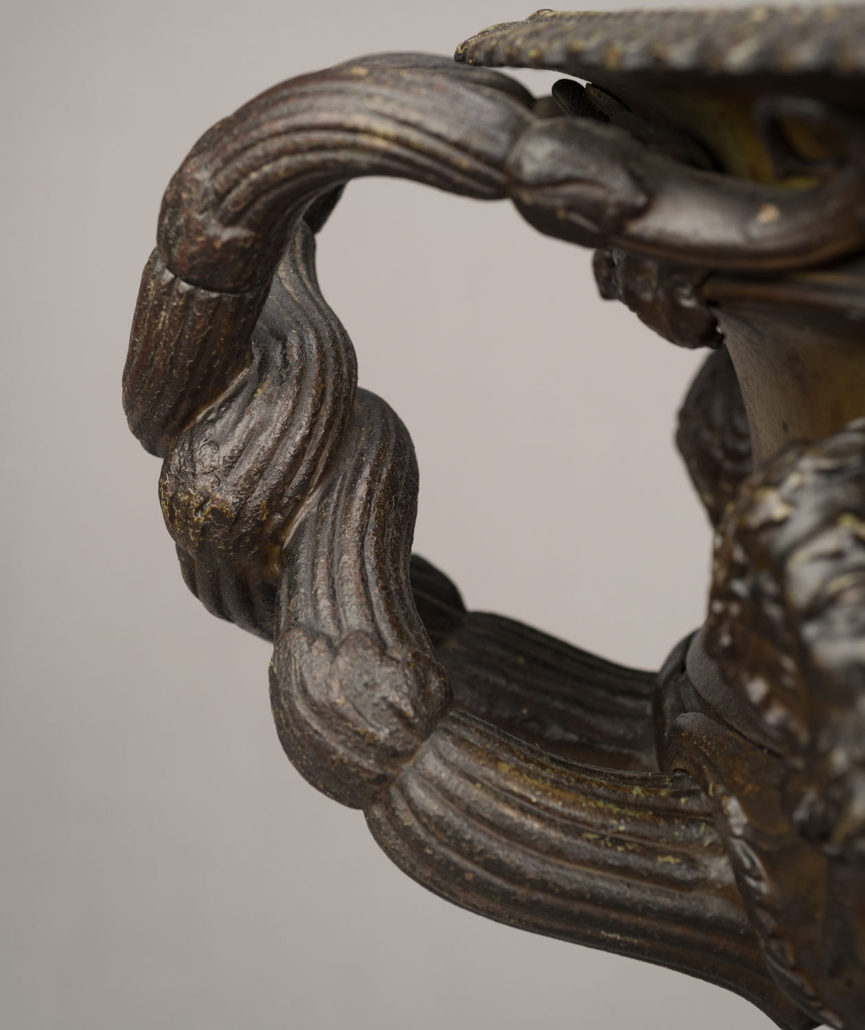 Warwick Vase on Pedestal (Acc. No. 53.00021.000)