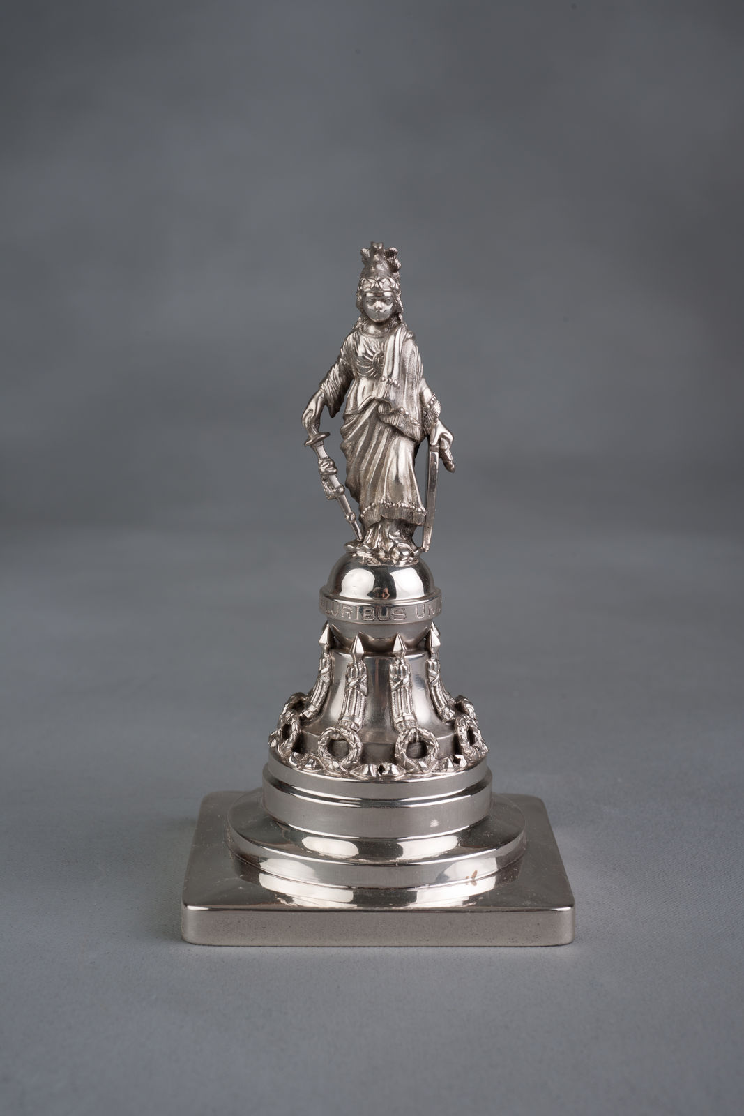 Inkstand with Inkwell (Acc. No. 57.00010.001)