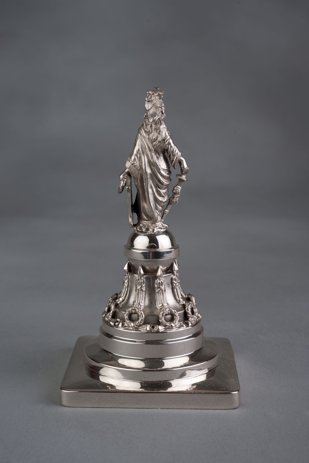 Inkstand with Inkwell (Acc. No. 57.00010.001)