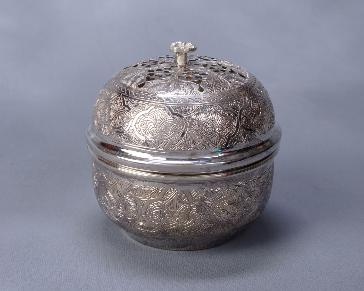 Silver Bowl and Lid (Acc. No. 57.00030.000)