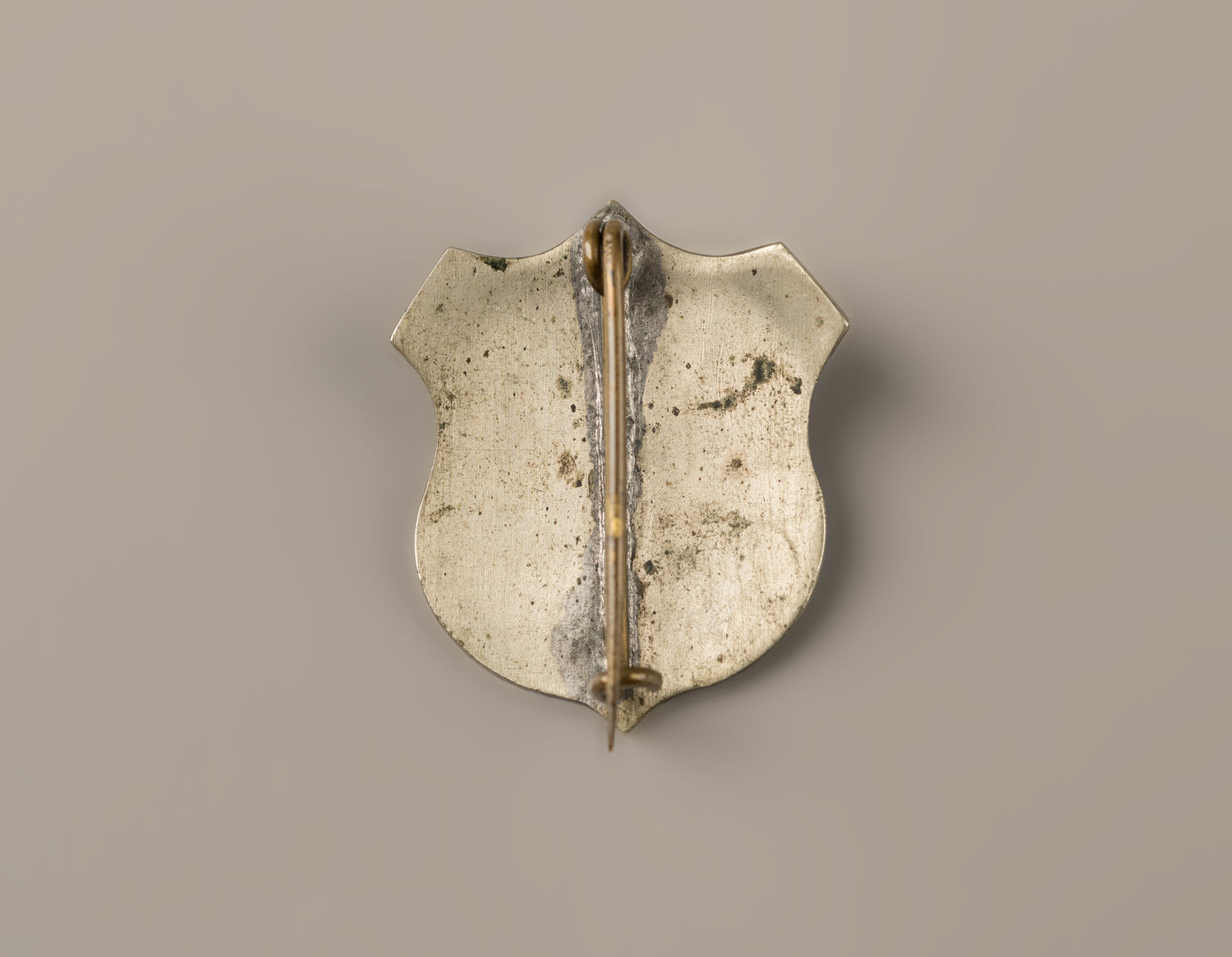 Badge, United States Senate Page (Acc. No. 57.00037.001)