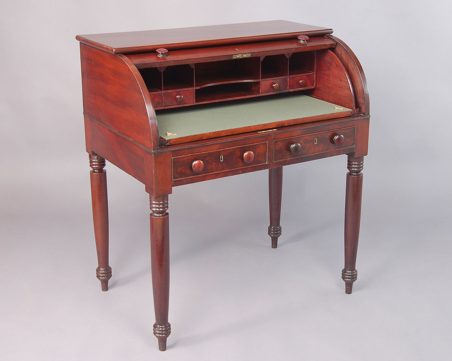 Desk, Cylinder-fall (Acc. No. 65.00008.001)