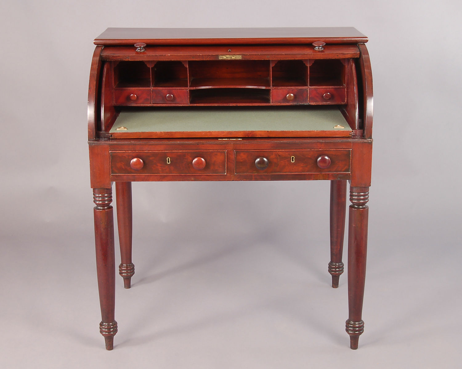 Desk, Cylinder-fall (Acc. No. 65.00008.001)