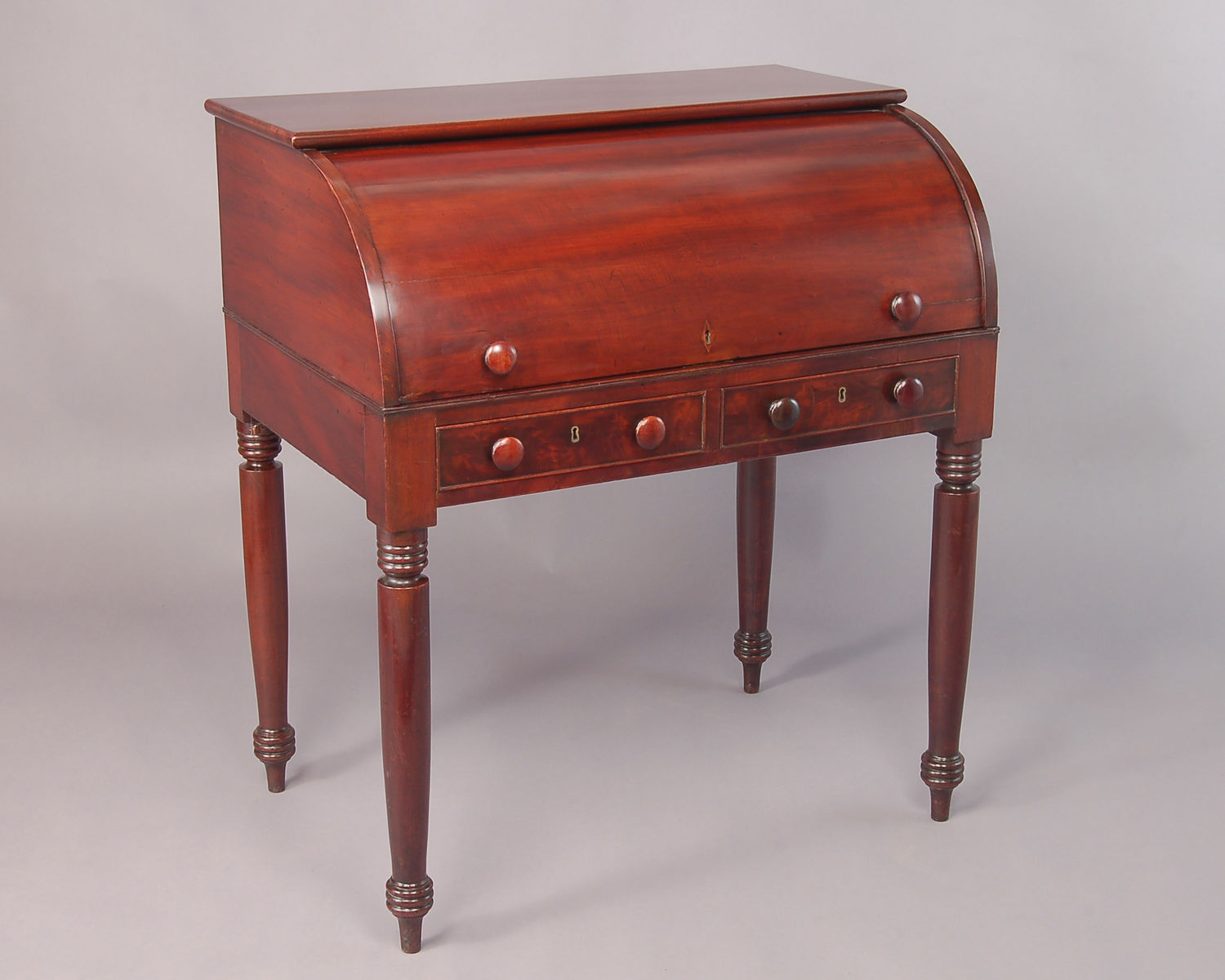 Desk, Cylinder-fall (Acc. No. 65.00008.001)