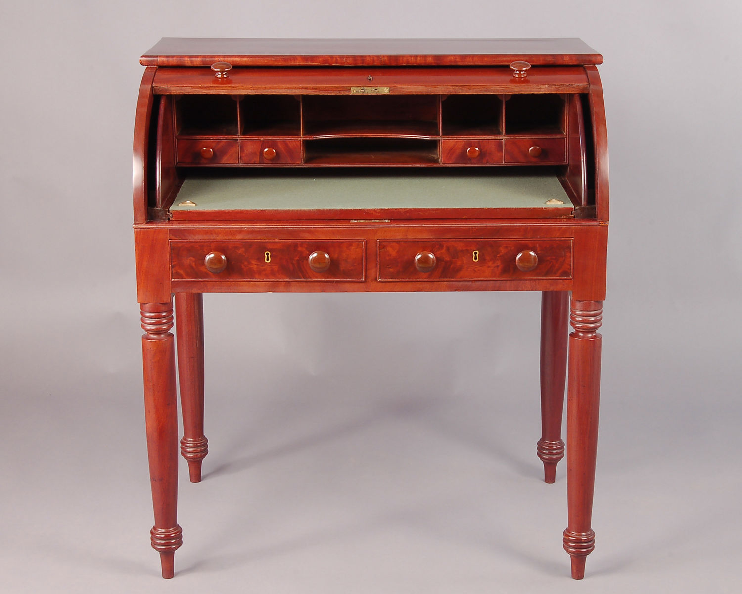 Desk, Cylinder-fall (Acc. No. 65.00154.000)