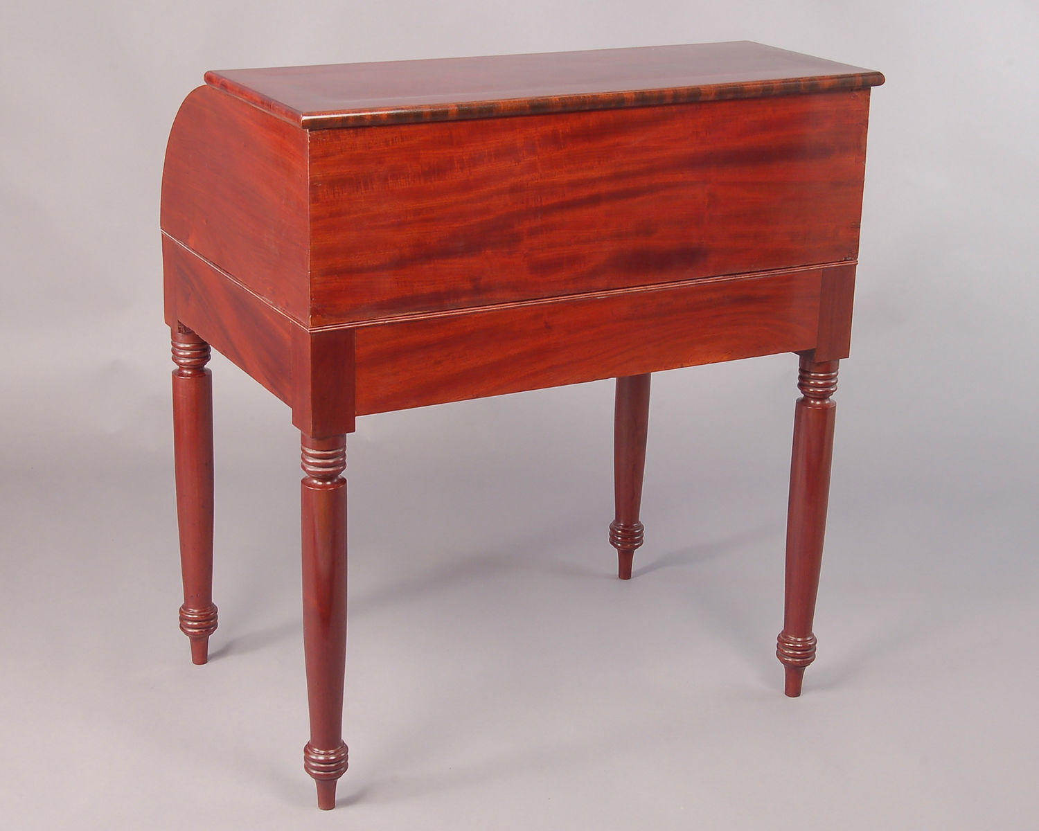 Desk, Cylinder-fall (Acc. No. 65.00154.000)