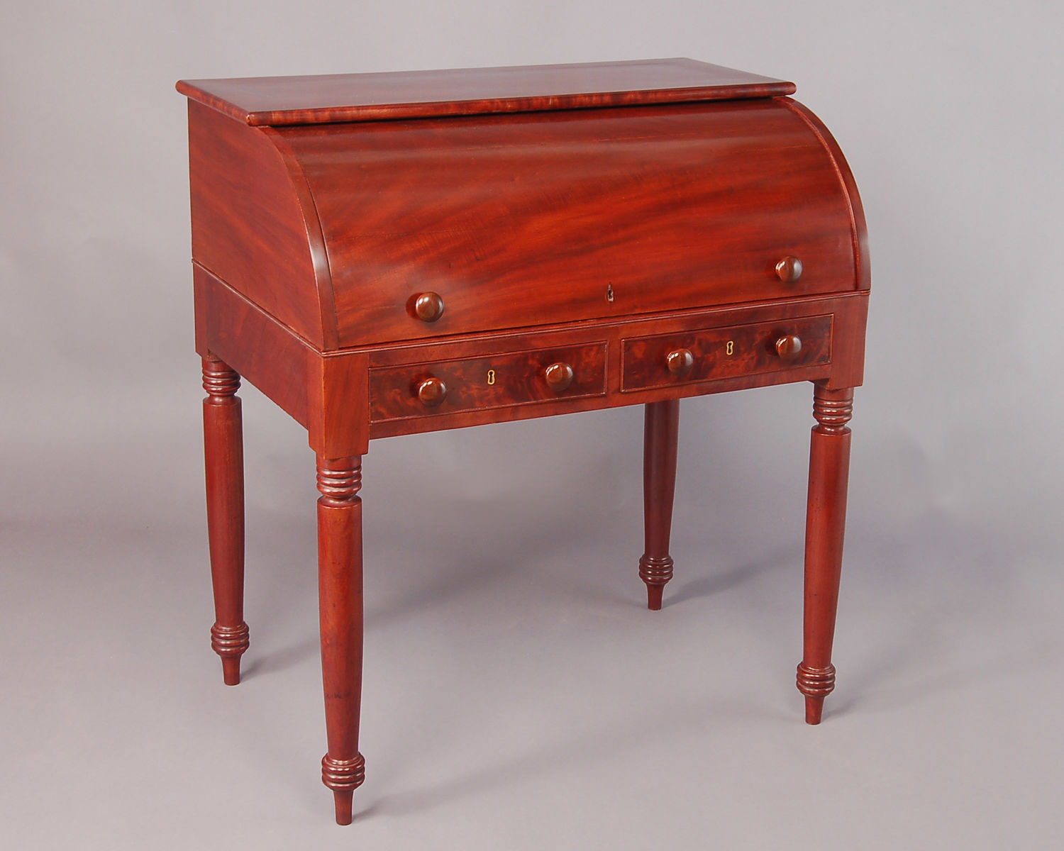Desk, Cylinder-fall (Acc. No. 65.00154.000)
