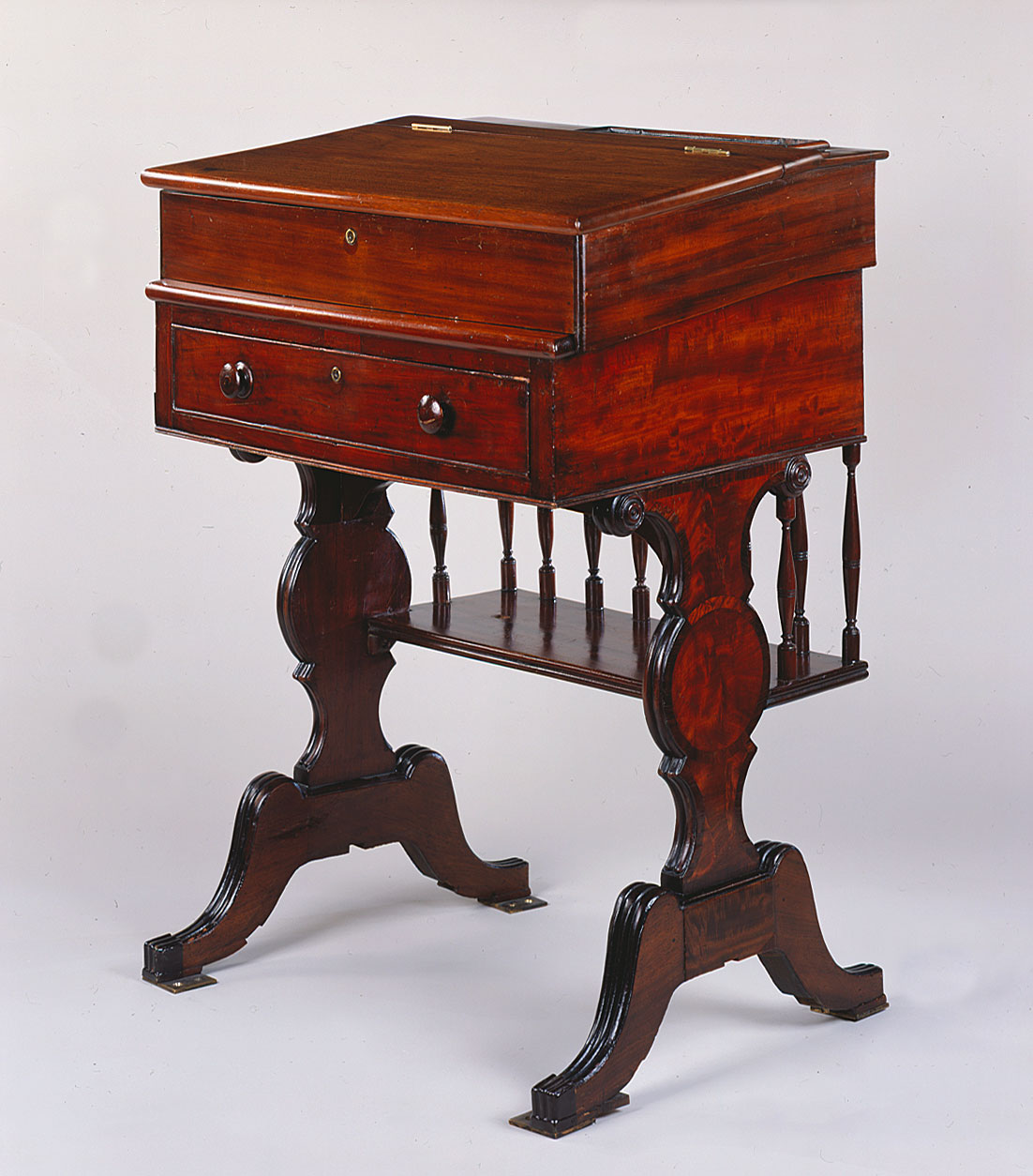 Desk  1 (I)