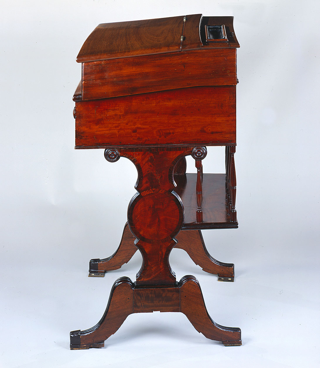 Desk  1 (I)