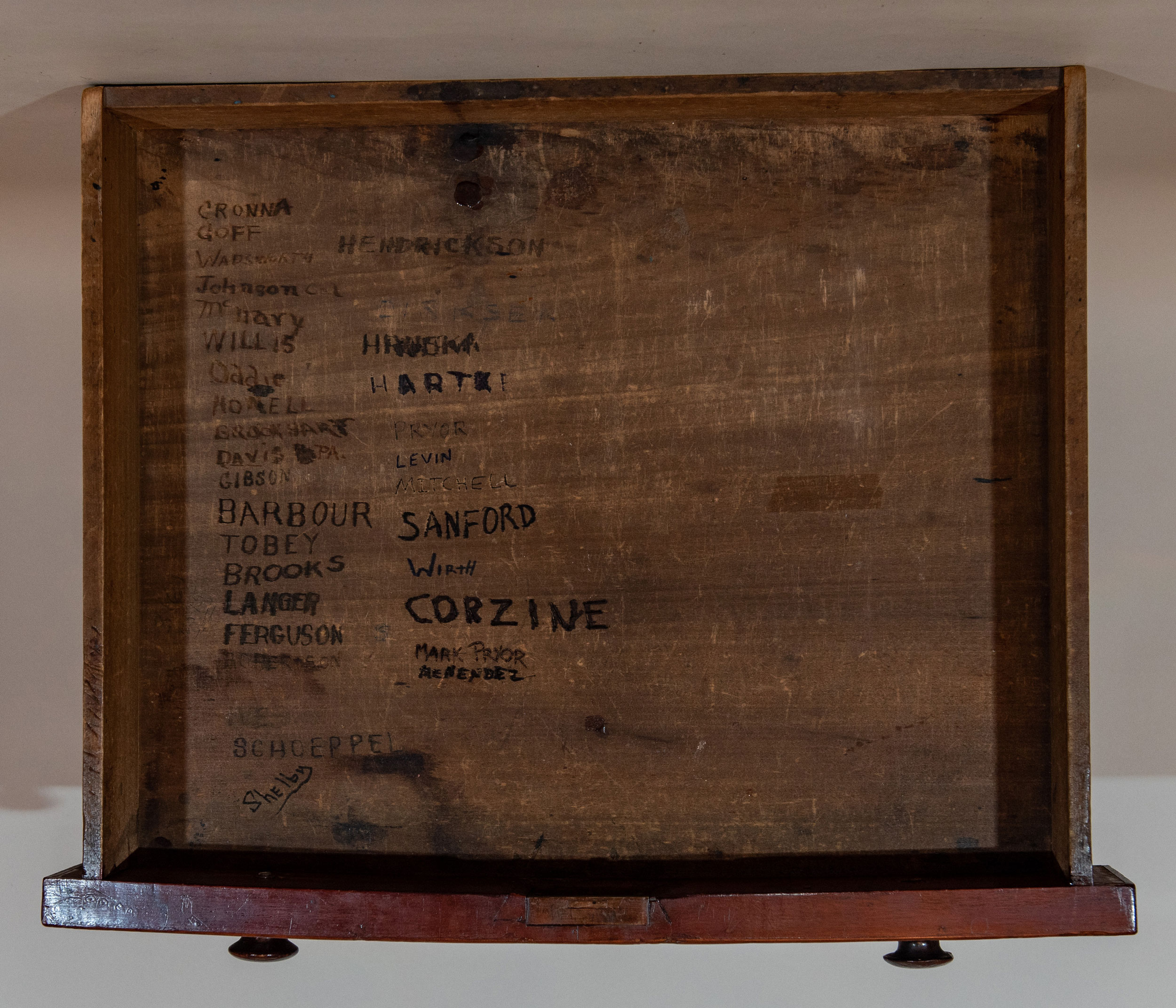 Desk  3 (III)
