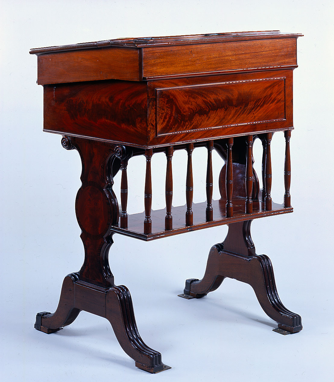 Desk  3 (III)