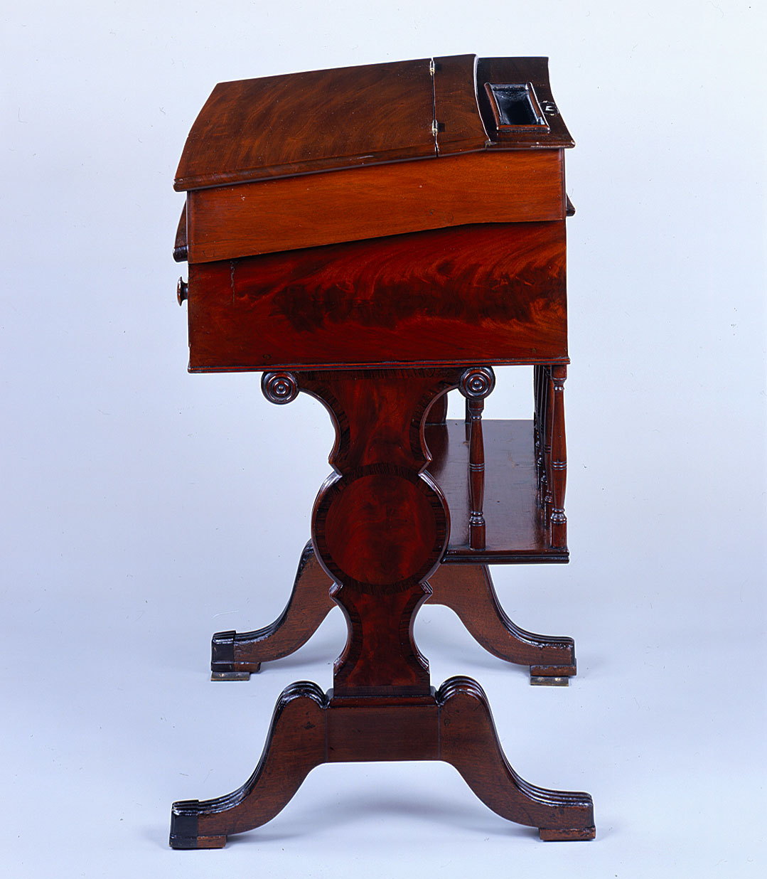 Desk  3 (III)