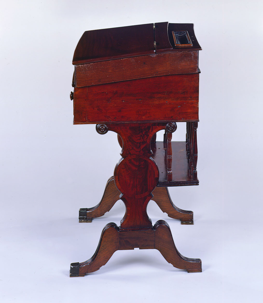 Desk  9 (IX)