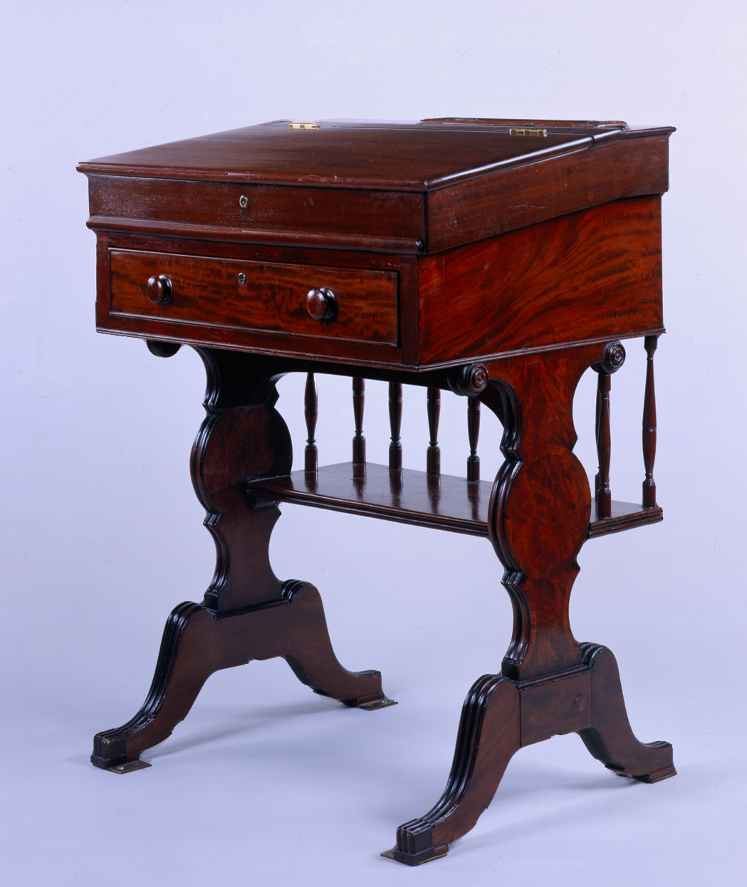 Desk  12 (XII)
