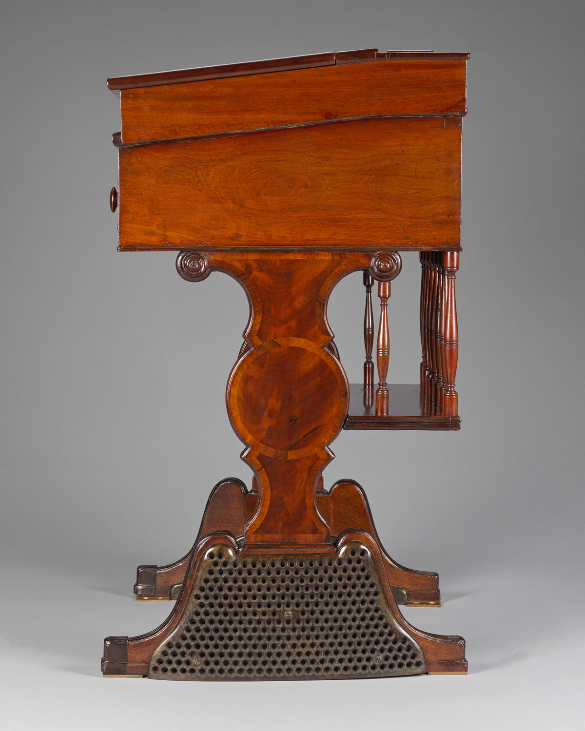 Desk  14 (XIV)