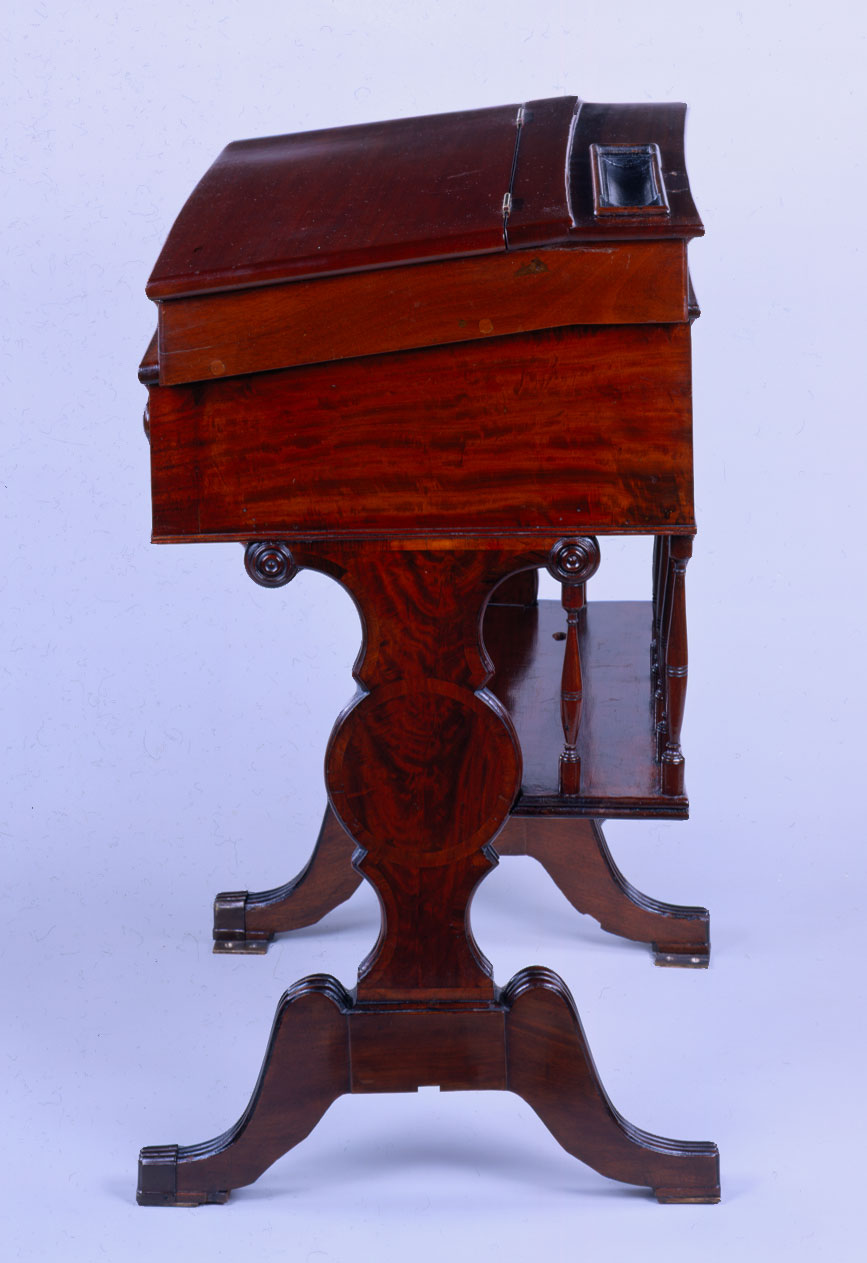 Desk  15 (XV)