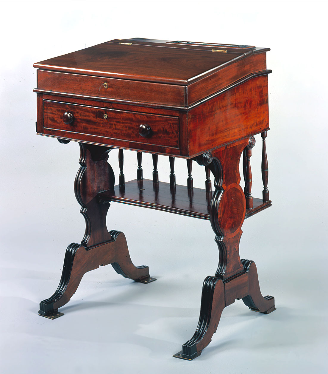 Desk  17 (XVII)
