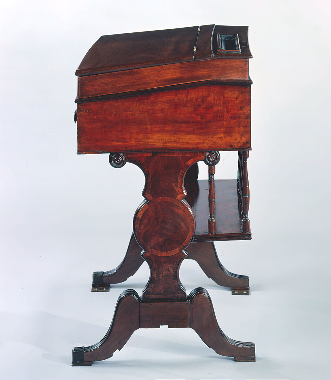 Desk  17 (XVII)