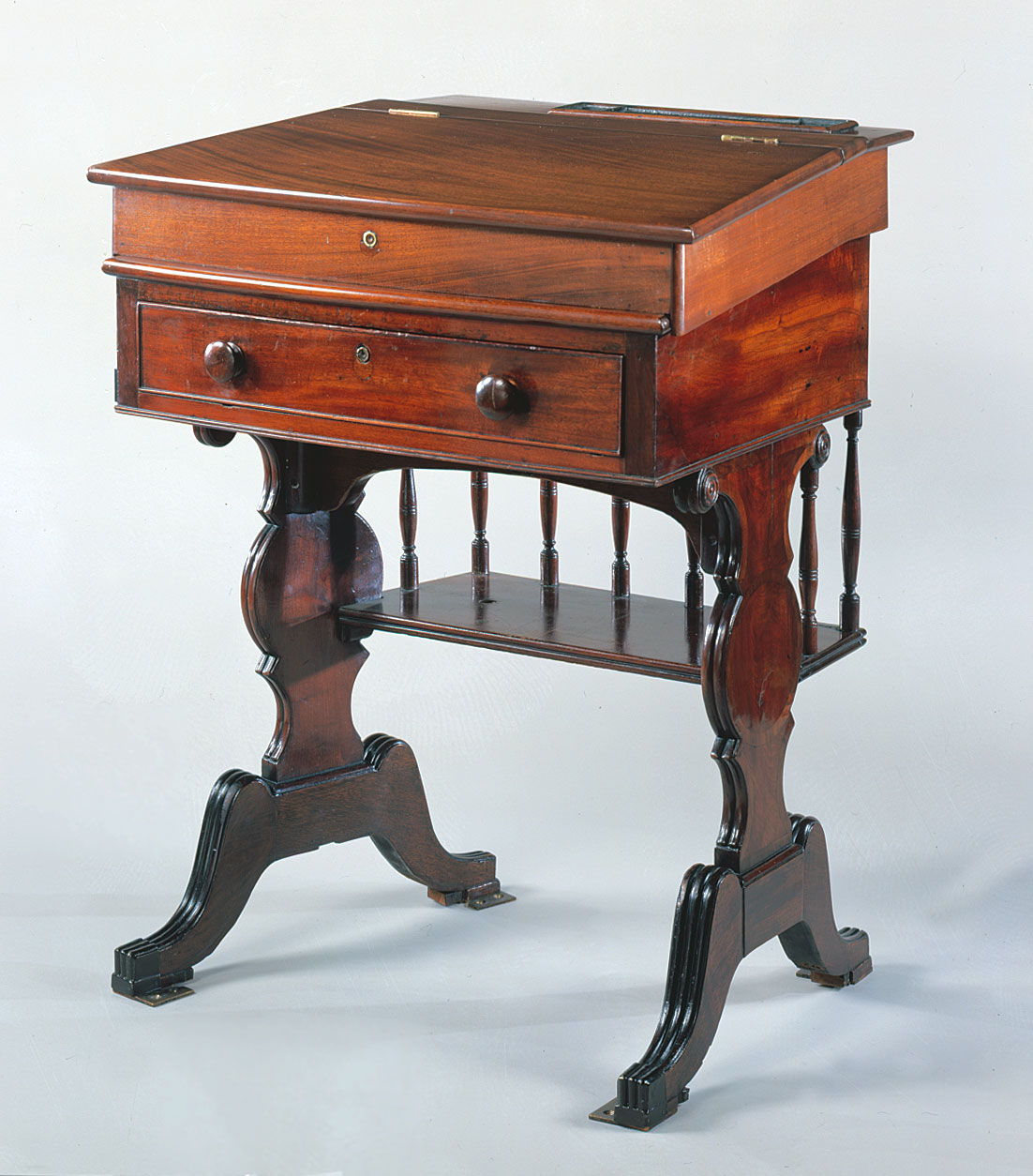 Desk  19 (XIX)