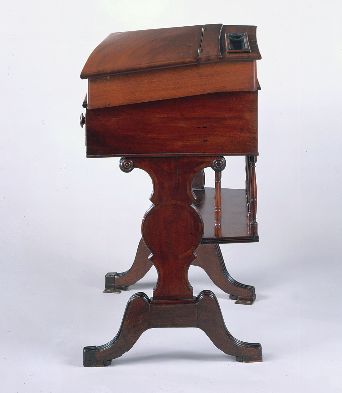 Desk  19 (XIX)