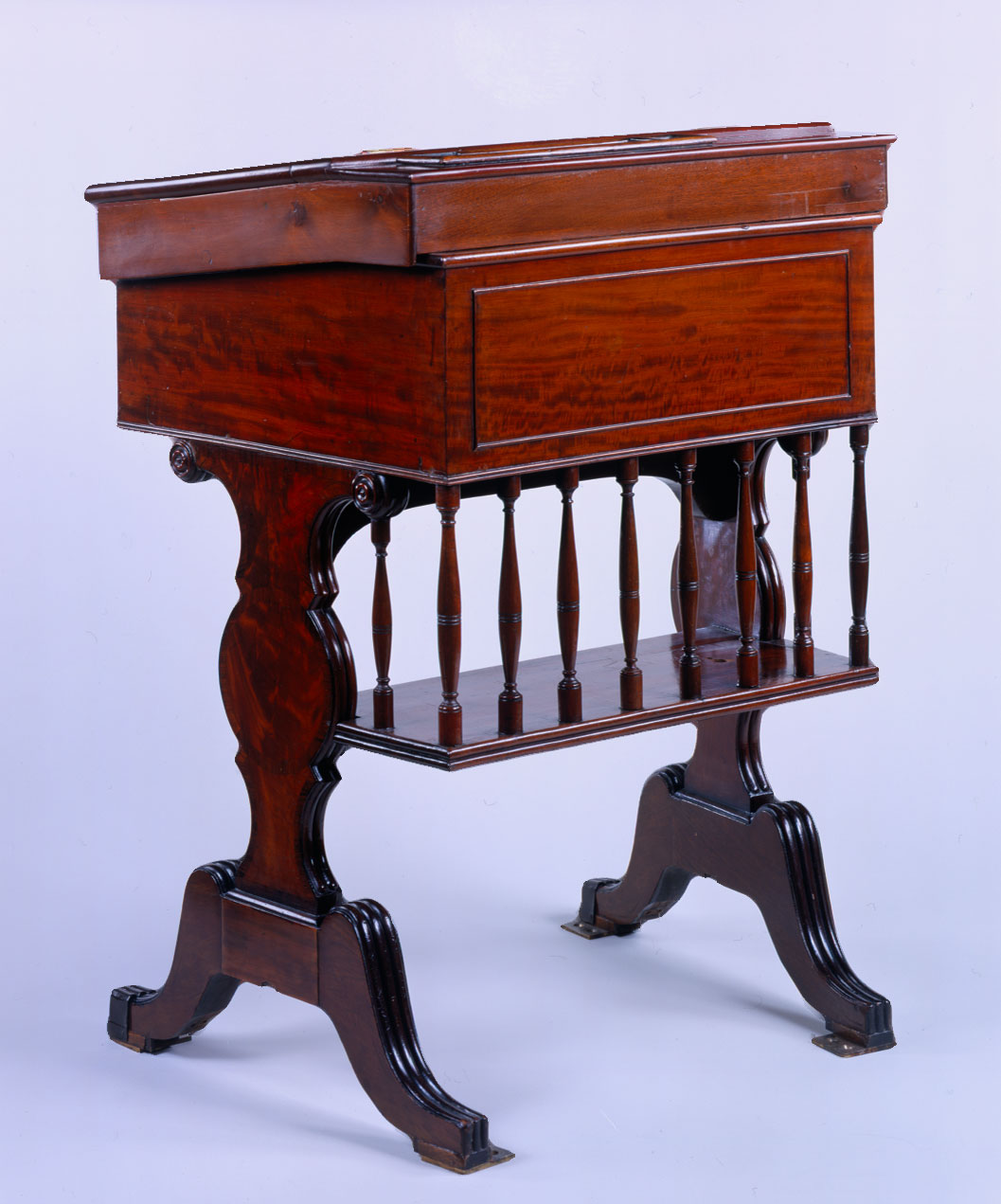 Desk  24 (XXIV)