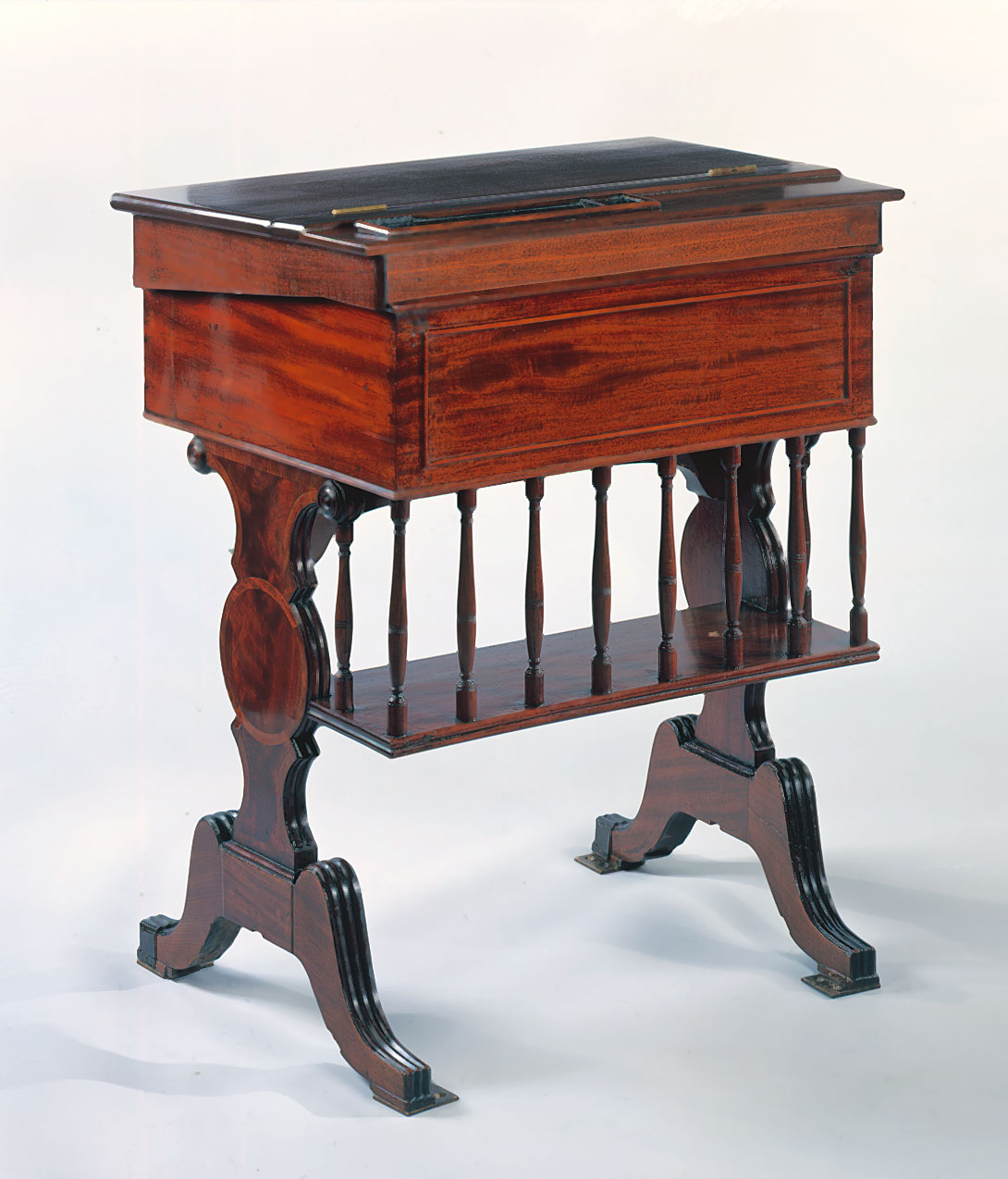 Desk  26 (XXVI)