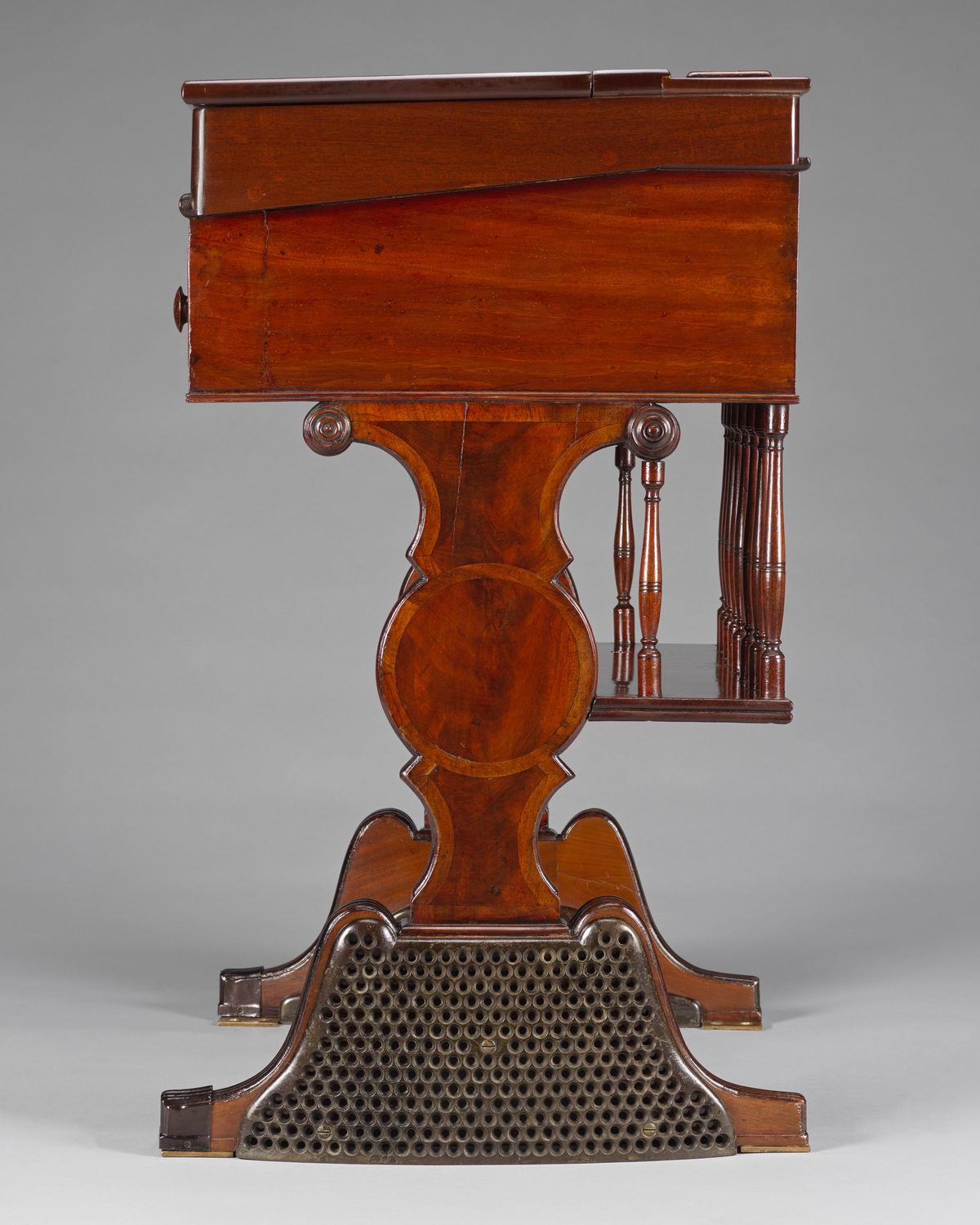 Desk  26 (XXVI)
