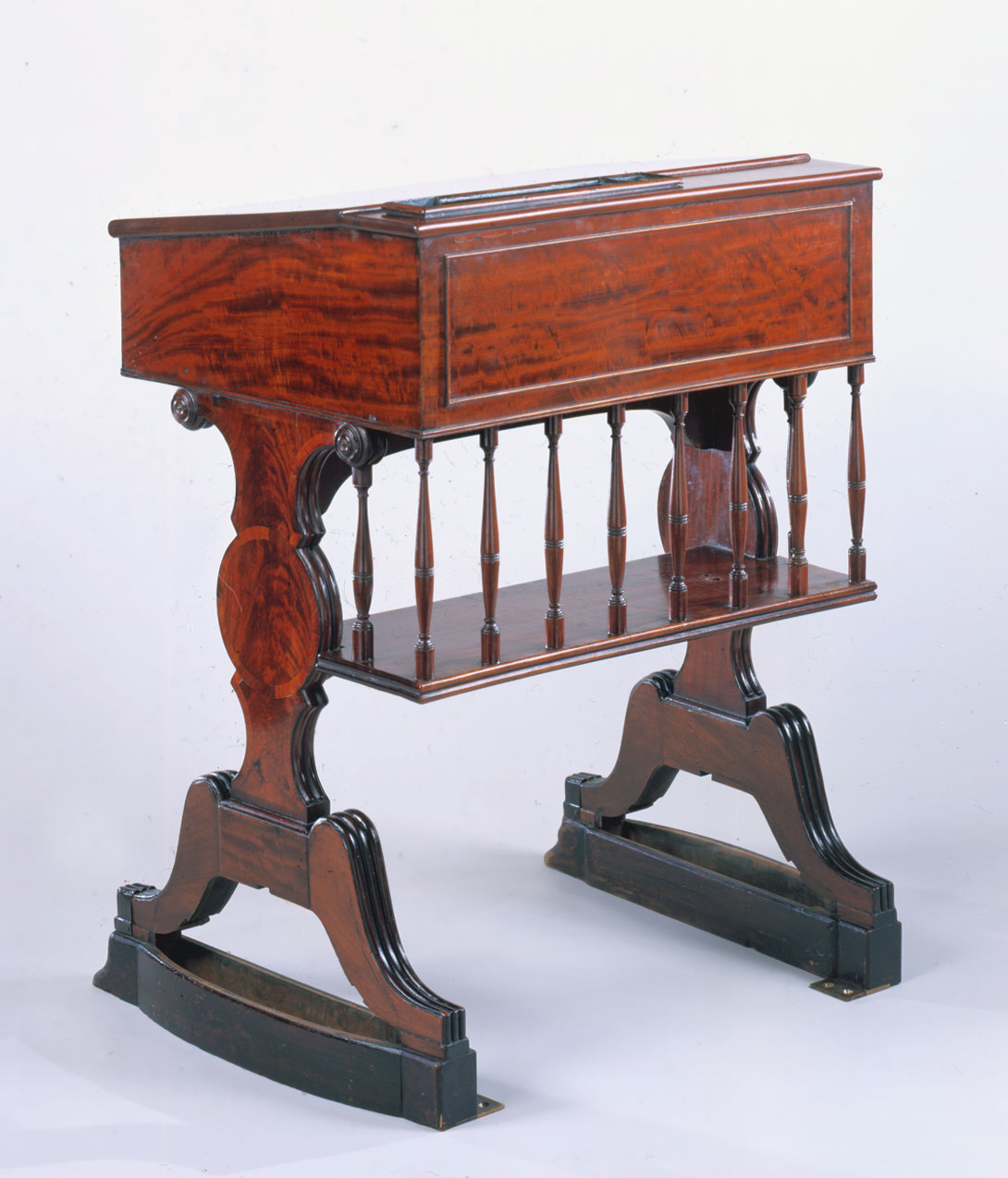 Desk  29 (XXIX)