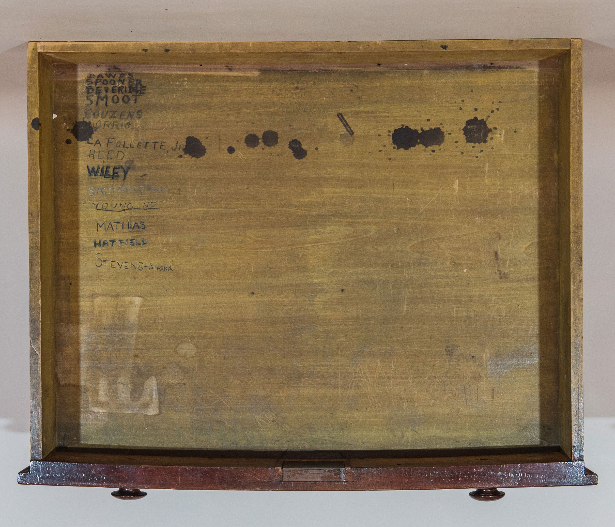 Desk  31 (XXXI)