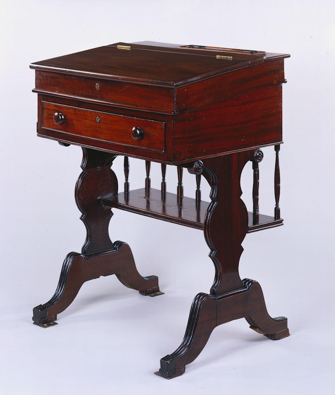 Desk  31 (XXXI)
