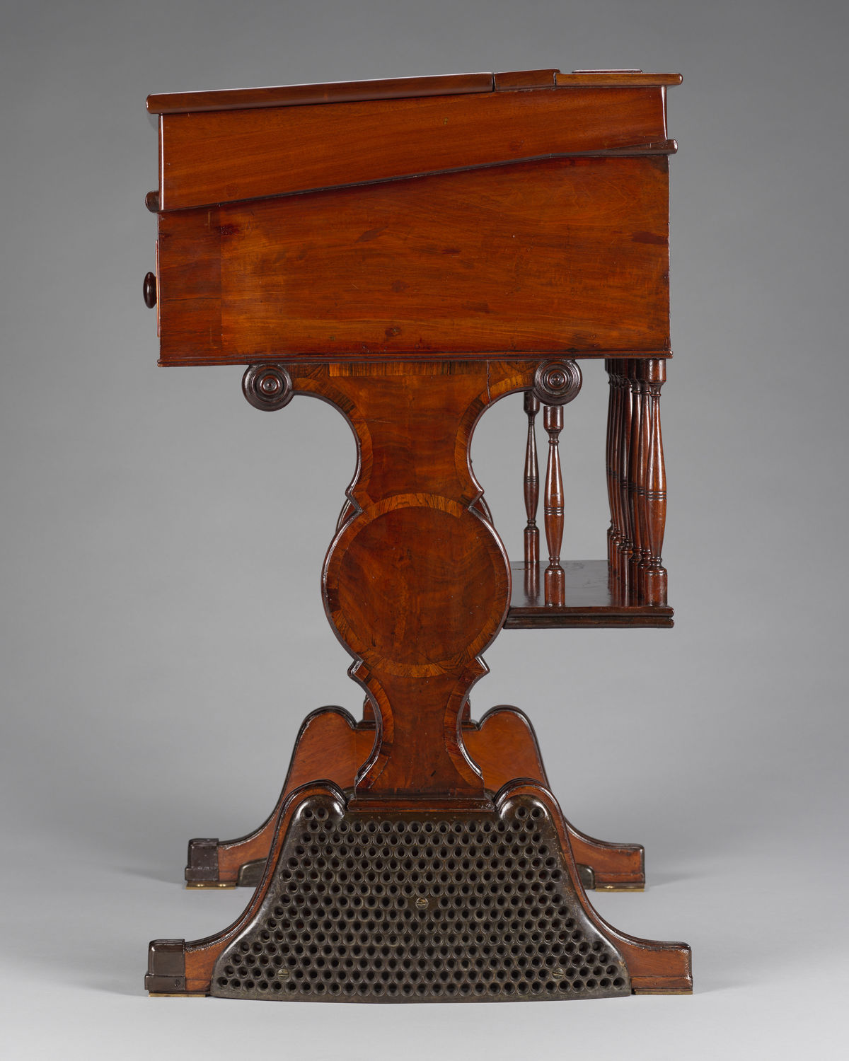 Desk  36 (XXXVI)