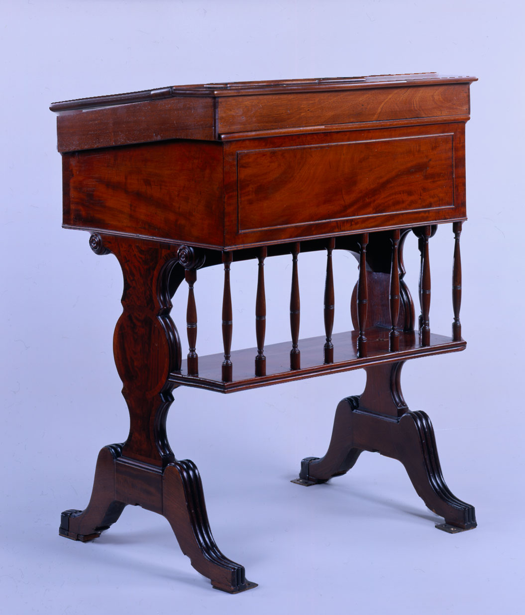 Desk  38 (XXXVIII)