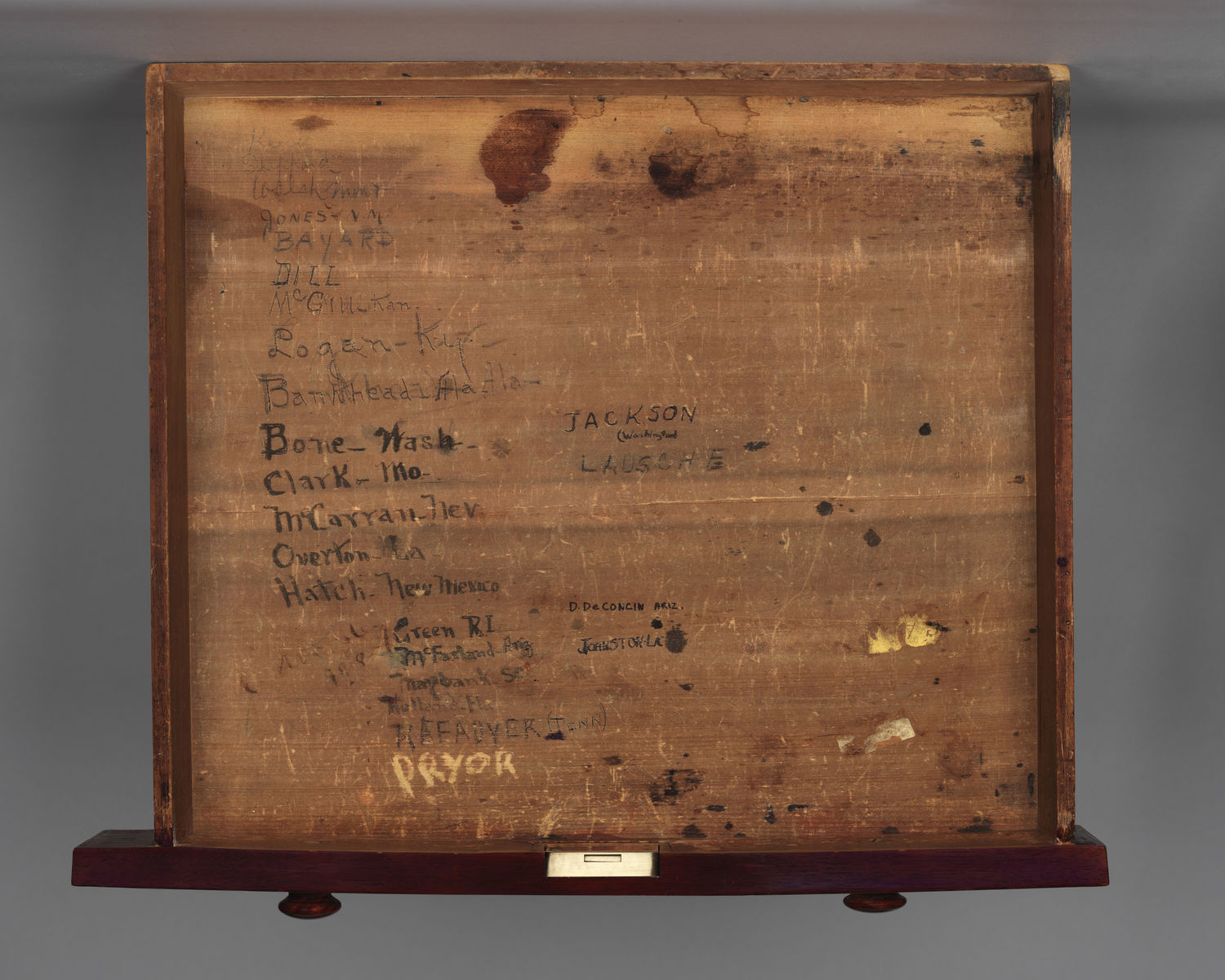 Desk  39 (XXXIX)