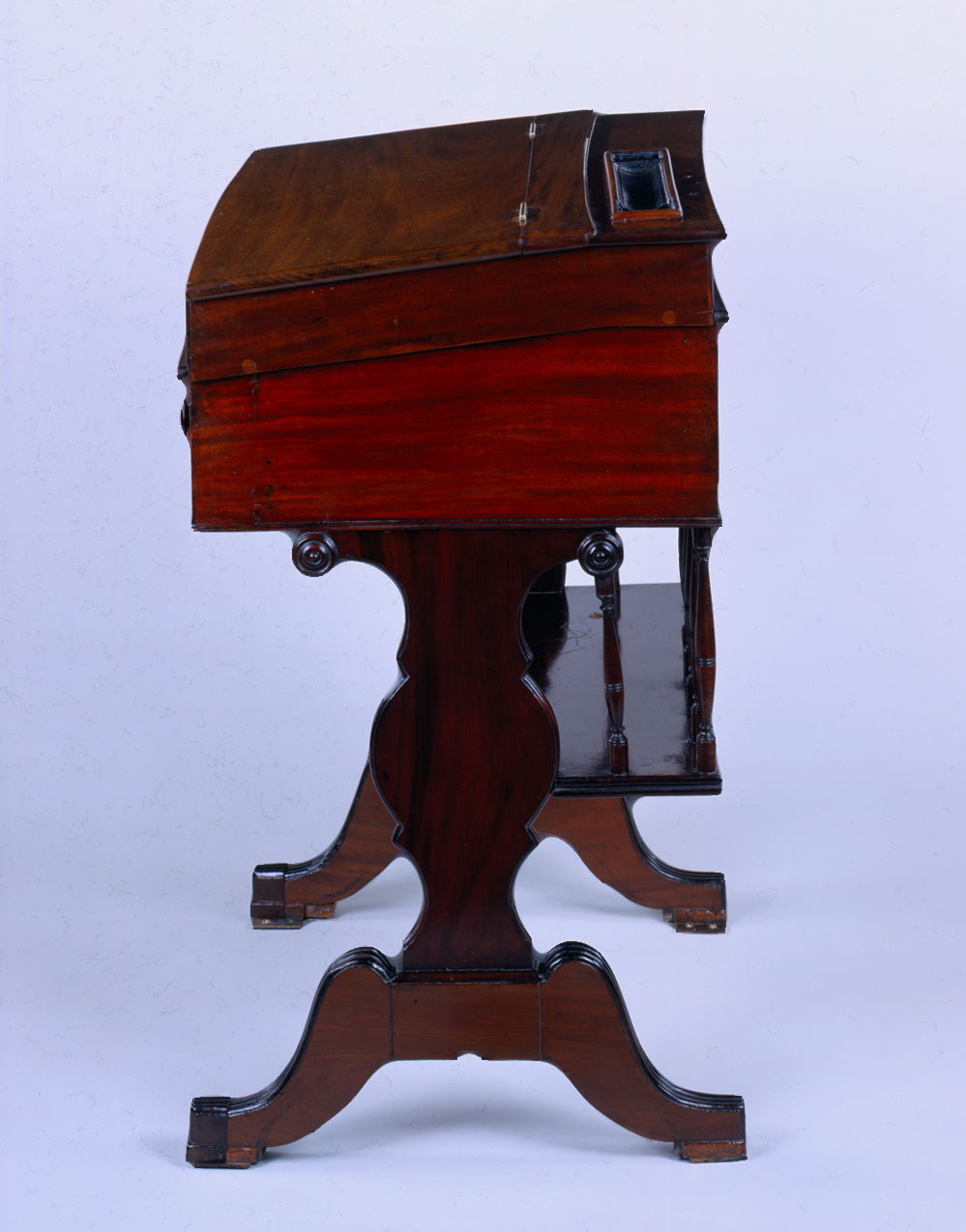 Desk  44 (XLIV)