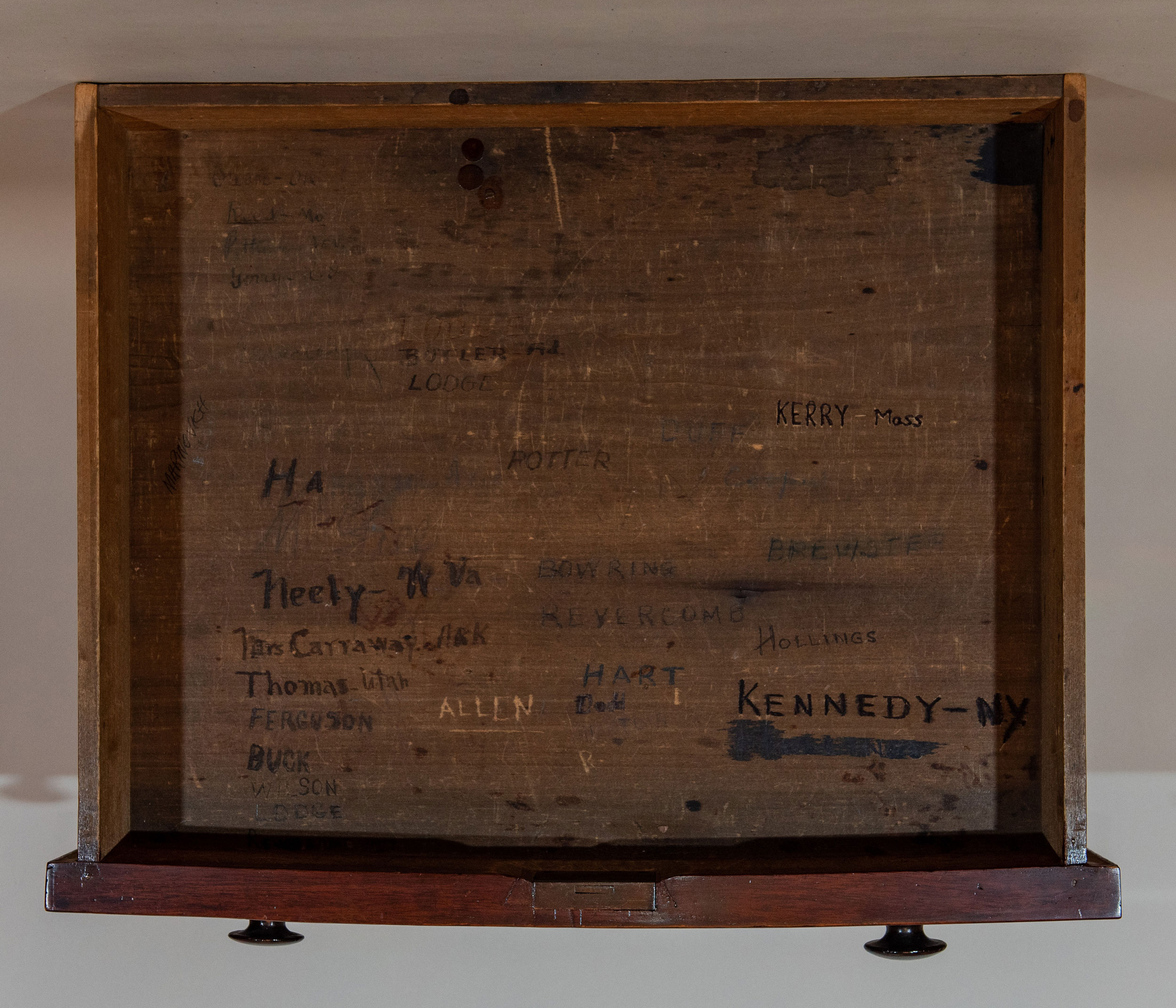 Desk  46 (XLVI)