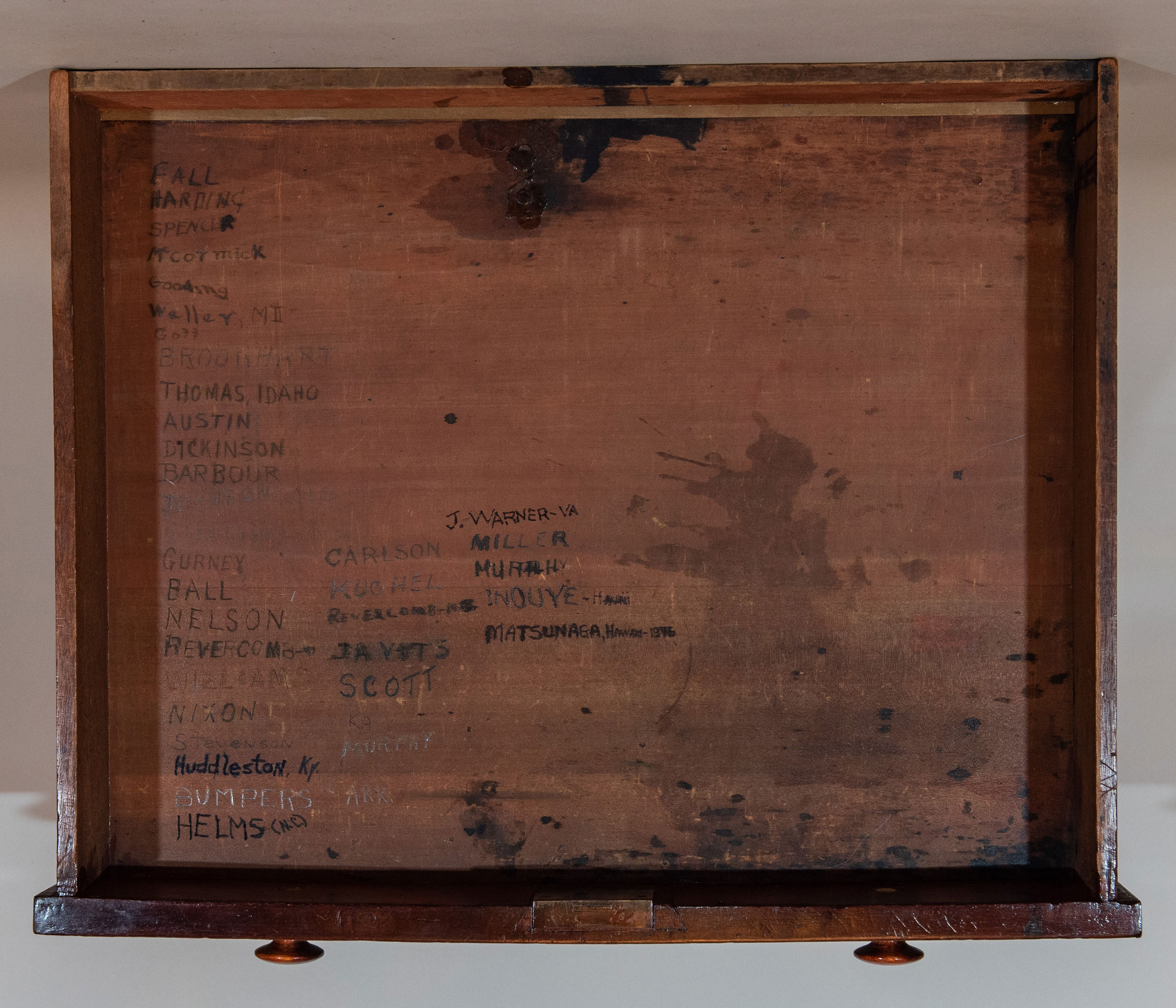 Desk  47 (XLVII)
