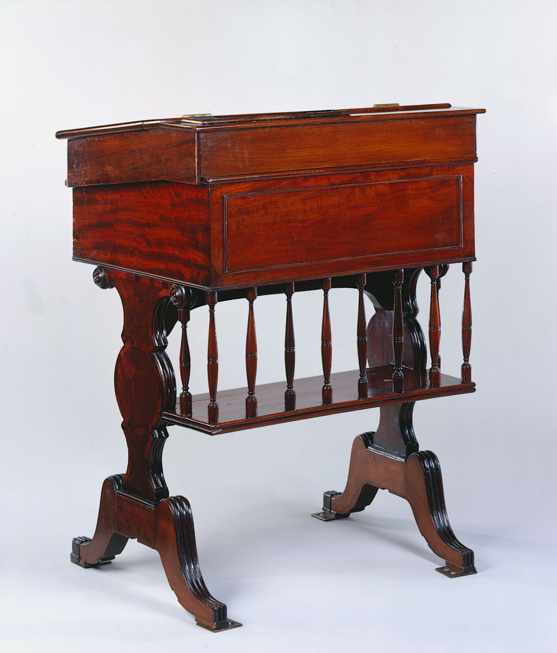 Desk  47 (XLVII)