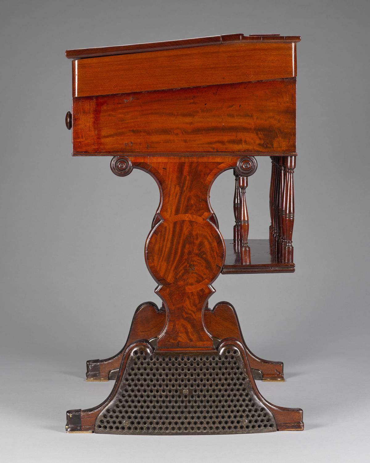 Desk 59 (LIX)