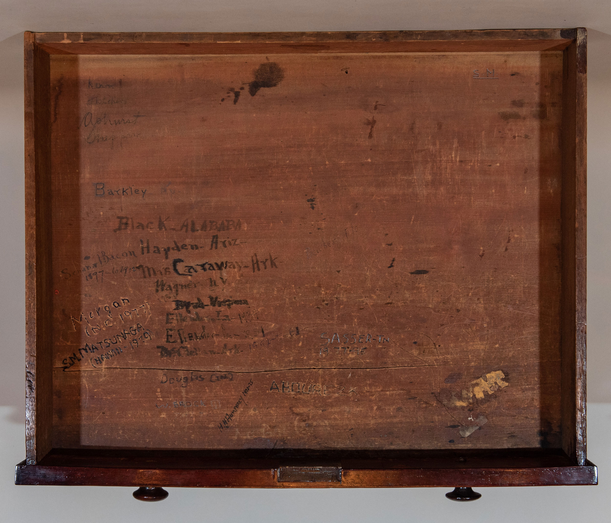 Desk  61 (LXI)