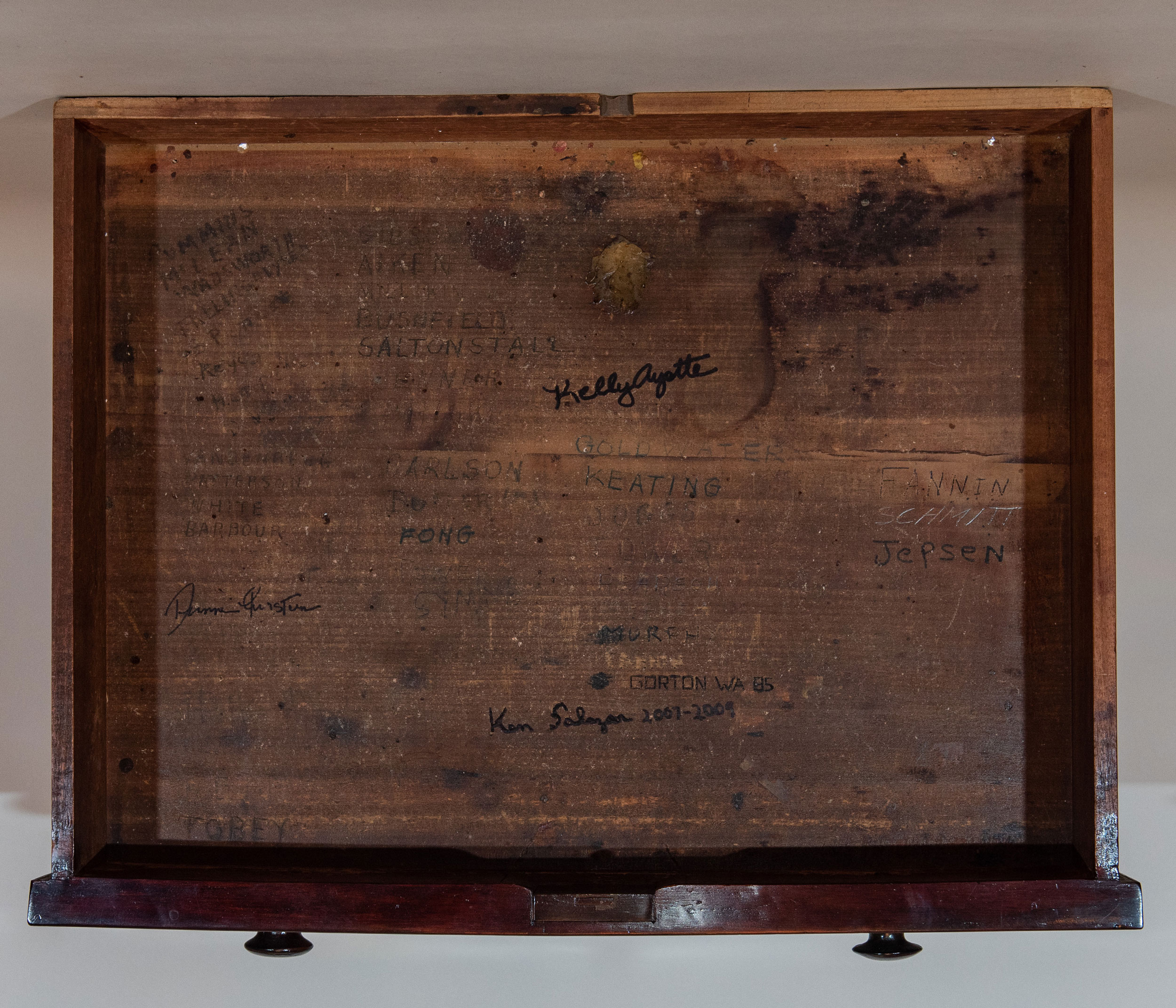 Desk  72 (LXXII)