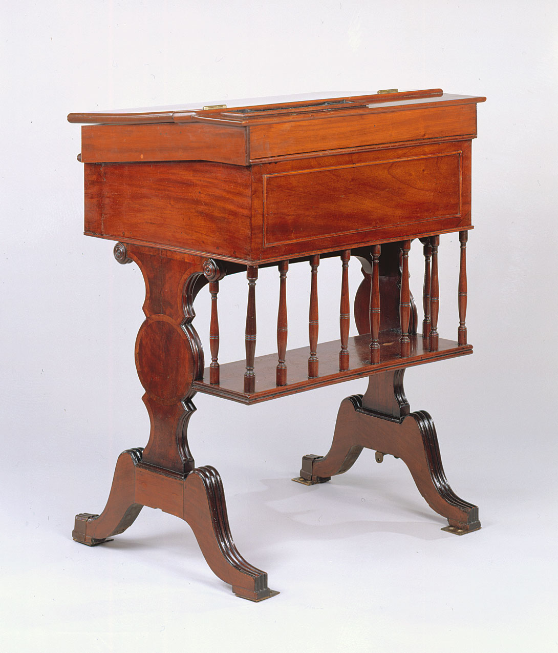 Desk  75 (LXXV)
