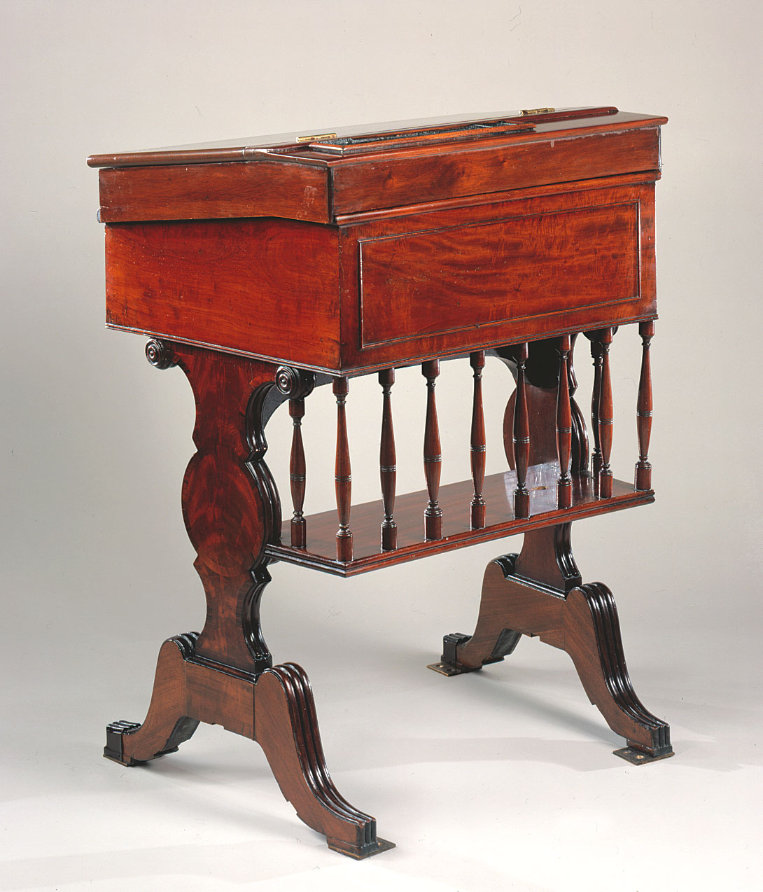 Desk  77 (LXXVII)