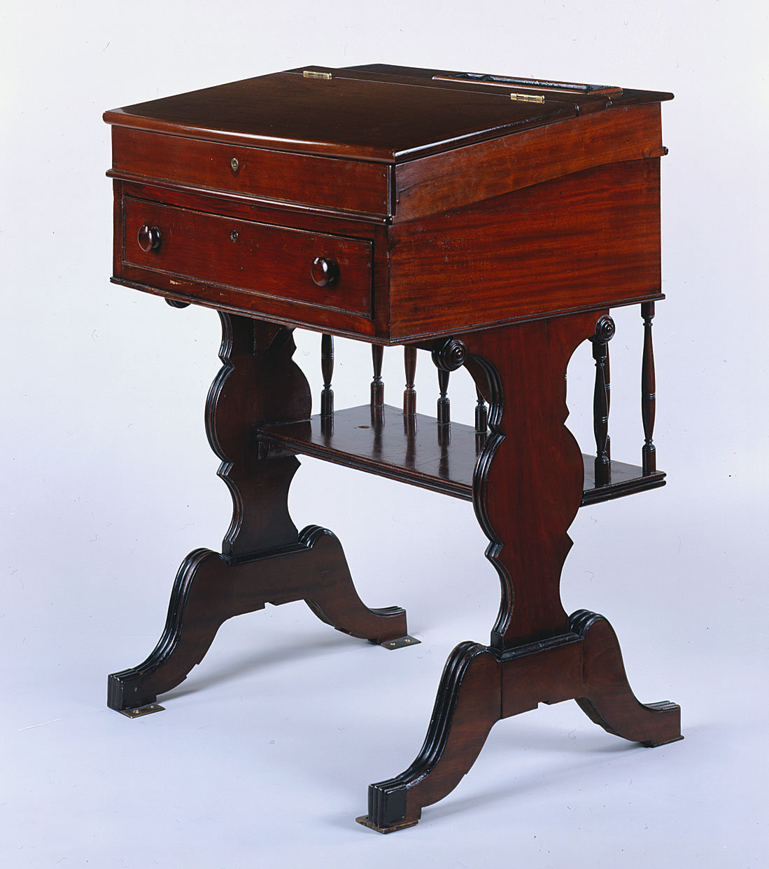 Desk  79 (LXXIX)